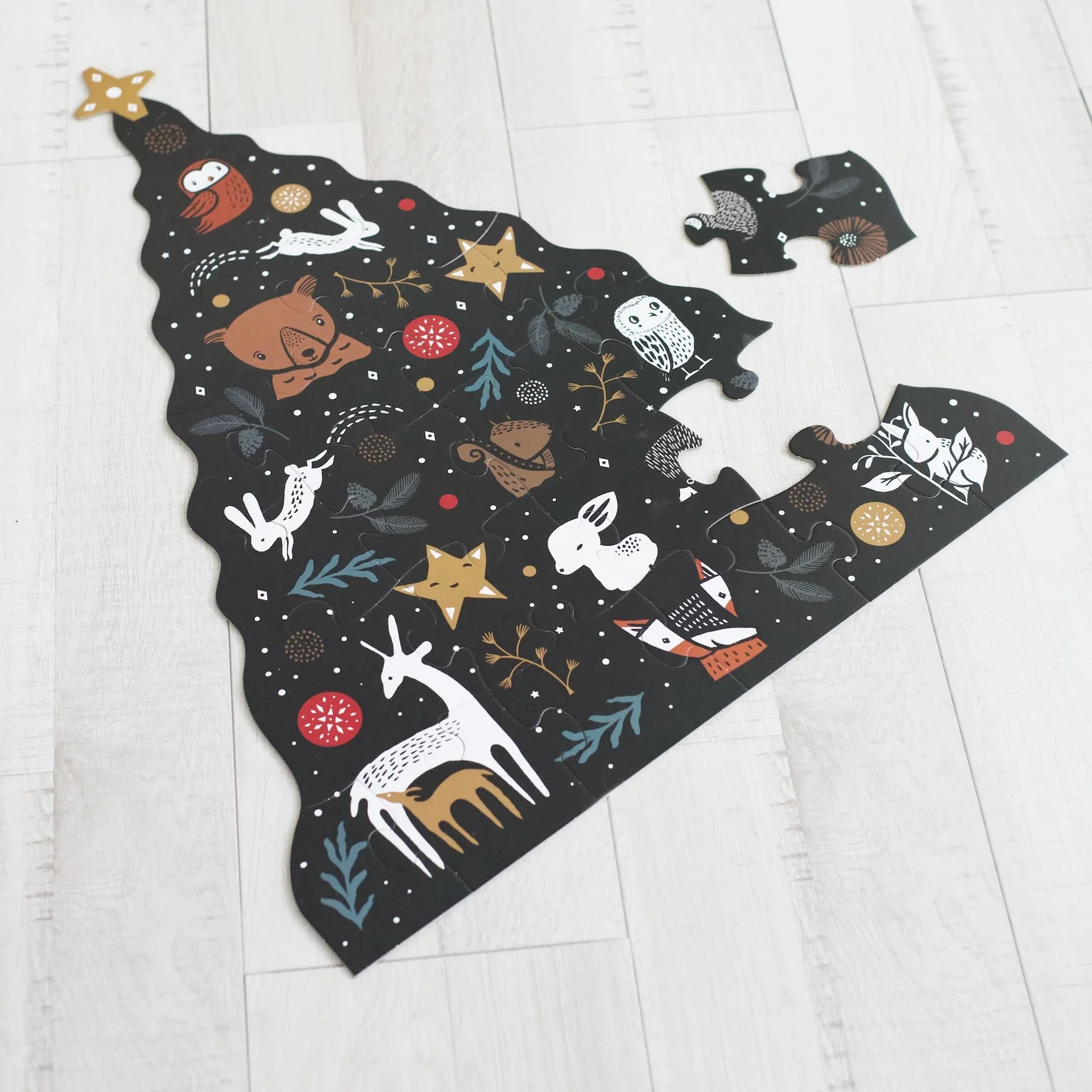 Christmas Tree: 24-Piece Floor Puzzle - Image 2