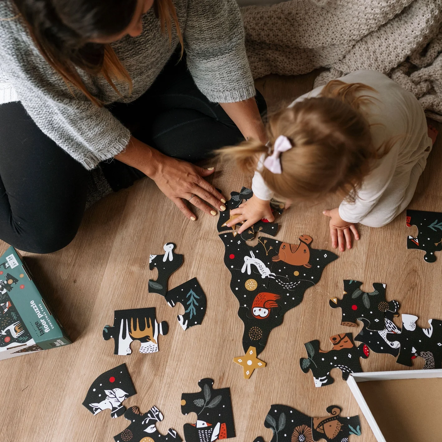 Christmas Tree: 24-Piece Floor Puzzle - Image 3