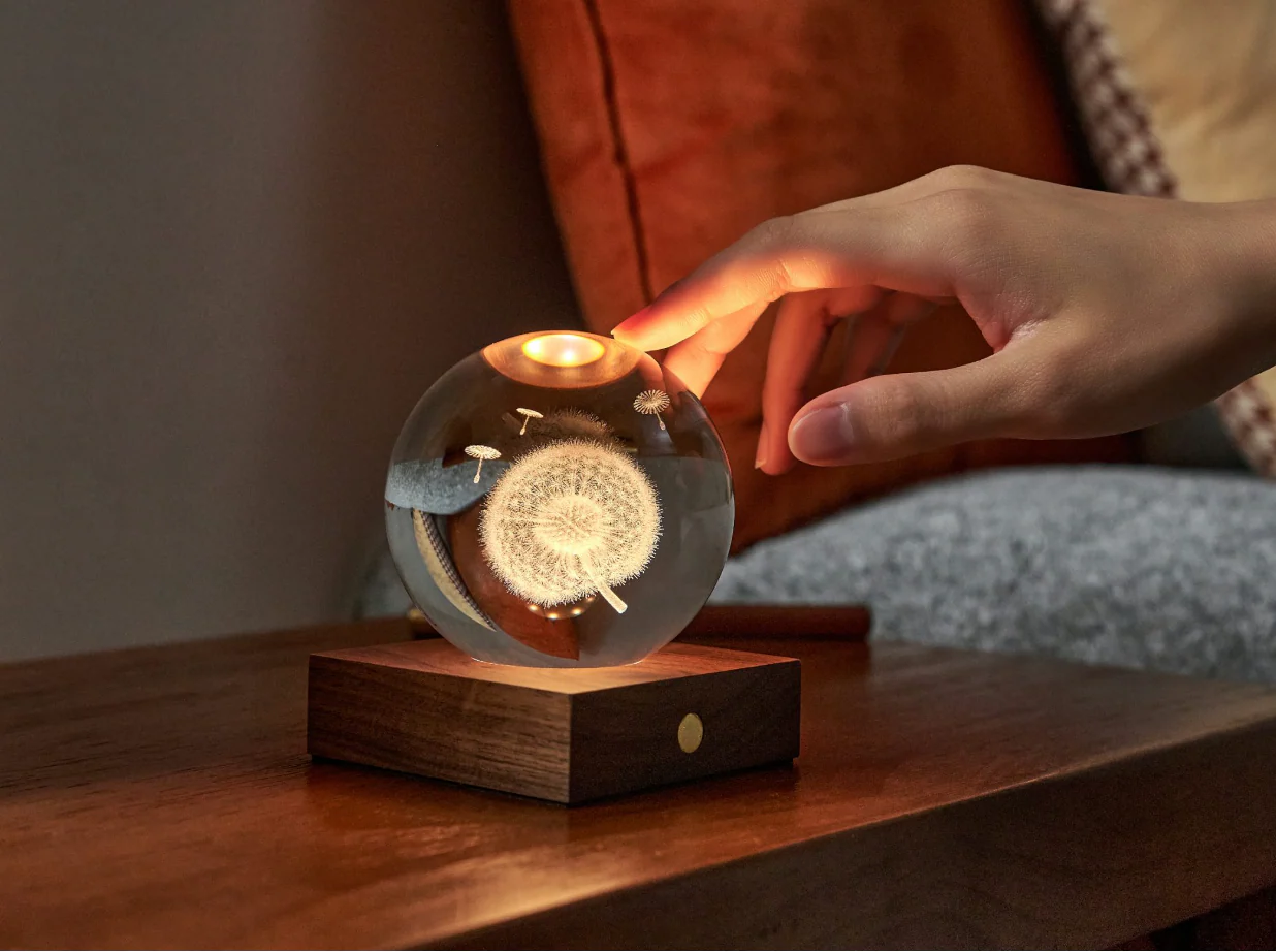 Illuminated Dandelion Crystal Ball - Image 4